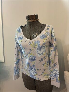 Abercrombie & Fitch Floral V-Neck Long Sleeve Top - Light Blue Floral - 2 for 30